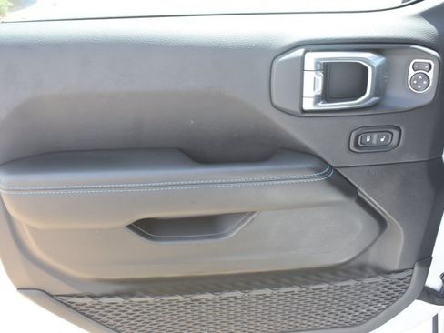 Used 2024 Jeep Wrangler High Altitude AWD/4WD image 13