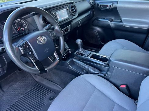 Used 2019 Toyota Tacoma SR image 11