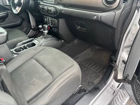 Used 2020 Jeep Gladiator Sport w/ Quick Order Package 24S AWD/4WD image 21