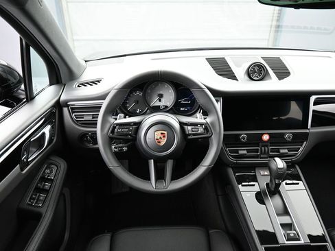 New 2026 Porsche Macan S image 18