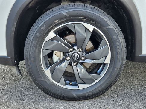 Used 2024 Nissan Rogue SV image 13