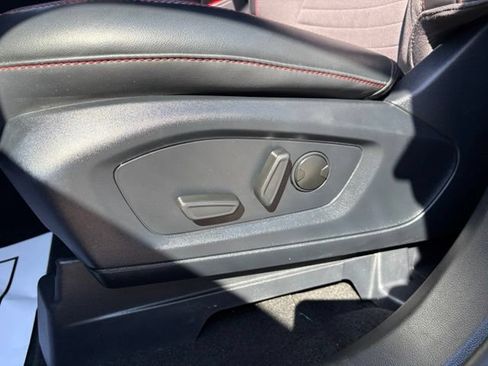 Used 2025 Ford Explorer ST-Line w/ ST-Line Street Pack AWD/4WD image 24