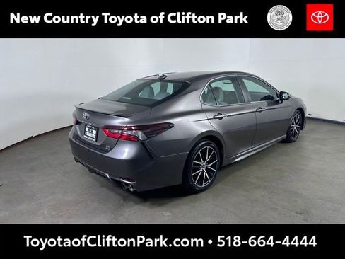 Used 2021 Toyota Camry SE w/ Cold Weather Package AWD/4WD image 3