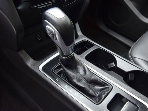 Used 2019 Ford Escape SEL image 25