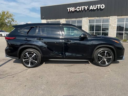 Used 2021 Toyota Highlander XSE AWD/4WD image 9