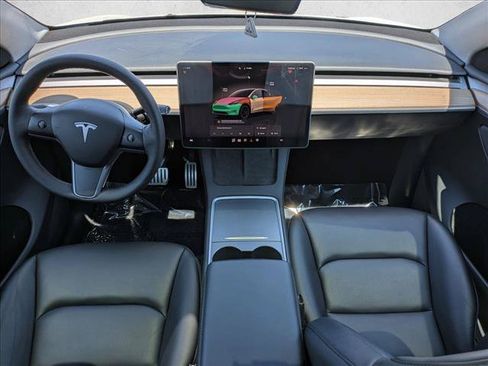 Used 2023 Tesla Model Y Performance AWD/4WD image 16