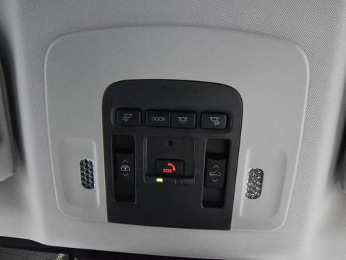 Used 2025 Toyota Camry XLE image 20