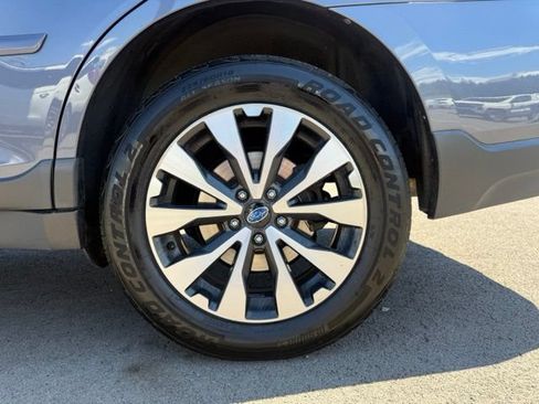 Used 2016 Subaru Outback 2.5i Limited AWD/4WD image 8