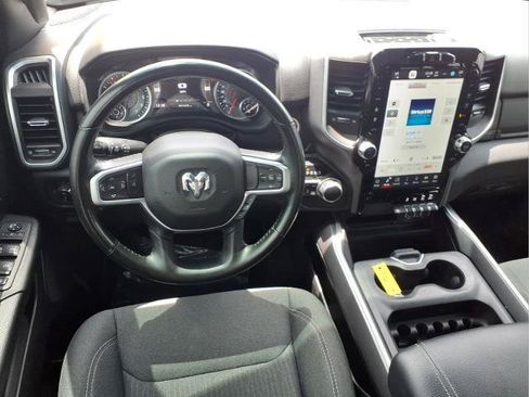 Used 2022 RAM 1500 Big Horn AWD/4WD image 11
