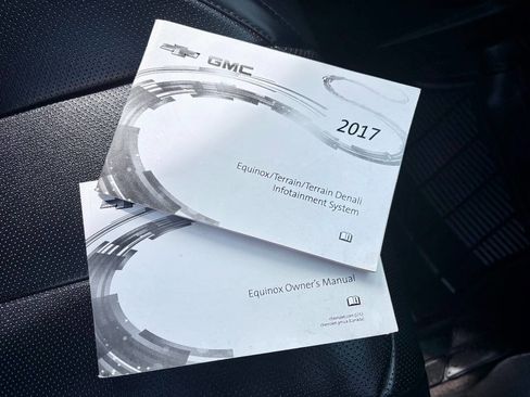 Used 2017 Chevrolet Equinox LS image 39