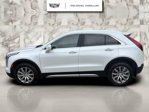 Used 2022 Cadillac XT4 Premium Luxury w/ Enhanced Visibility Package AWD/4WD image 2