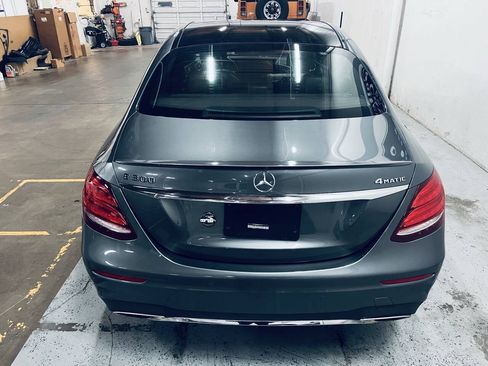 Used 2017 Mercedes-Benz E 300 4MATIC image 7
