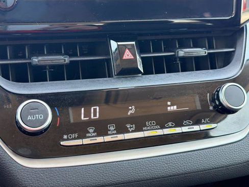 Certified 2025 Toyota Corolla LE FWD image 20