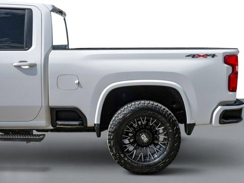 Used 2021 Chevrolet Silverado 2500 LT w/ Convenience Package AWD/4WD image 12
