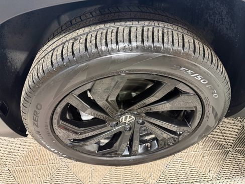 Used 2022 Volkswagen Atlas SE w/ Black Wheel Package image 28