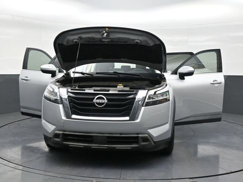Used 2022 Nissan Pathfinder S FWD image 33