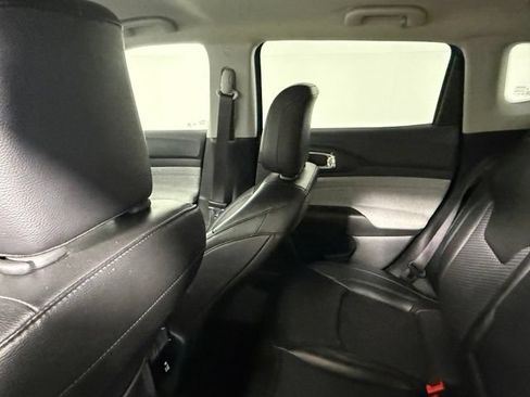 Used 2022 Jeep Compass Latitude w/ Convenience Group AWD/4WD image 37