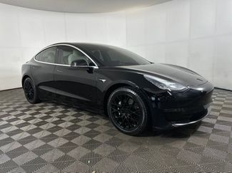 Used 2018 Tesla Model 3 Long Range video 2