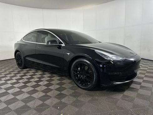 Used 2018 Tesla Model 3 Long Range image 2