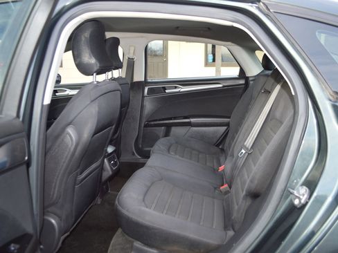 Used 2015 Ford Fusion SE image 21