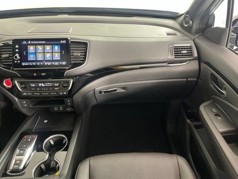 Certified 2025 Honda Ridgeline Black Edition image 17