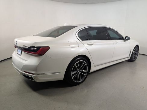Used 2022 BMW 750i xDrive w/ Executive Package AWD/4WD image 8
