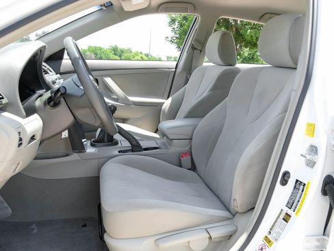 Used 2011 Toyota Camry FWD image 35