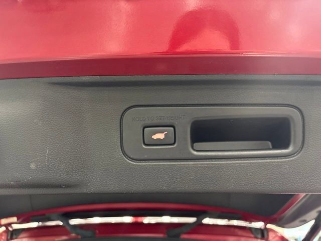 Used 2024 Honda Pilot Touring image 13