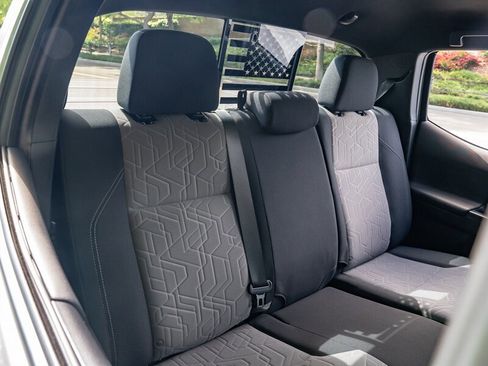 Used 2022 Toyota Tacoma TRD Sport image 37