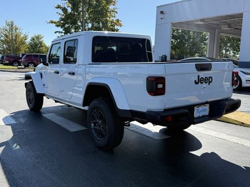 New 2025 Jeep Gladiator Sport image 6