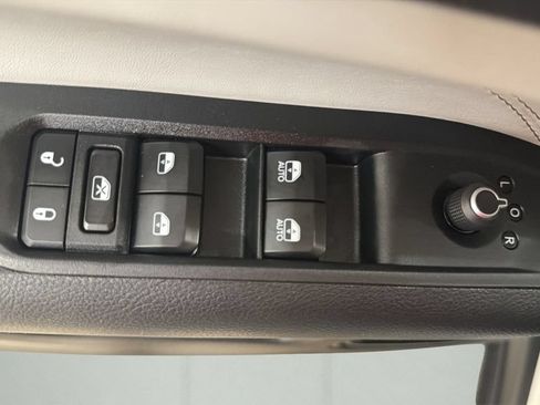 Used 2024 Jeep Compass Limited AWD/4WD image 15