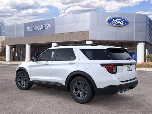 New 2026 Ford Explorer Active w/ Active Comfort Package AWD/4WD image 4
