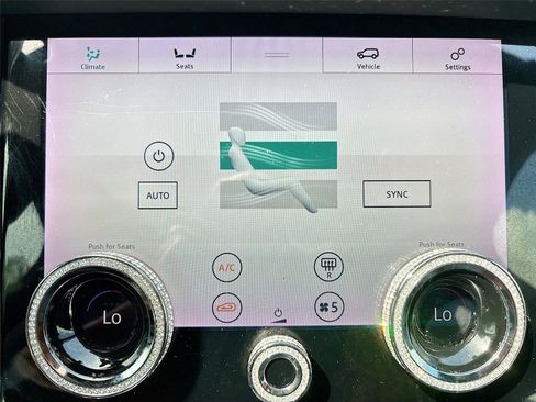 Used 2019 Land Rover Range Rover Velar R-Dynamic SE AWD/4WD image 16