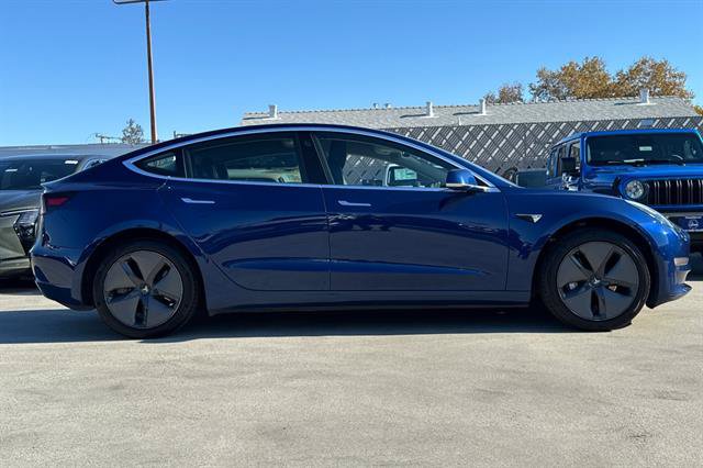 Used 2019 Tesla Model 3 Standard Range RWD image 2