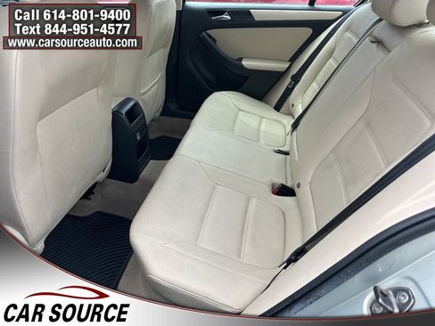 Used 2011 Volkswagen Jetta SE FWD image 10