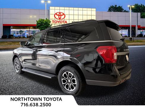 Used 2024 Ford Expedition XLT AWD/4WD image 4