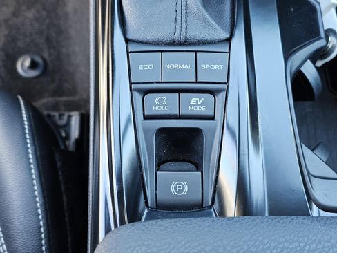 Used 2025 Toyota Camry SE image 26