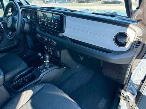 Used 2024 Jeep Wrangler Sport S image 28