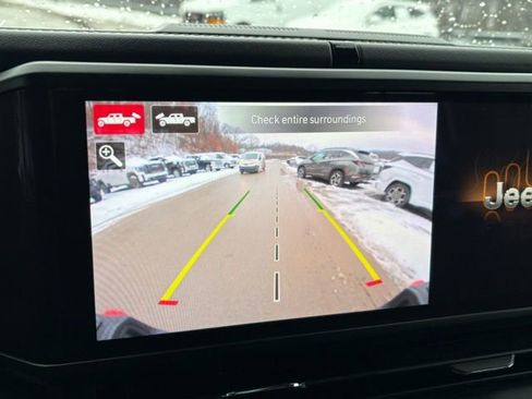 Used 2025 Jeep Gladiator Rubicon image 14