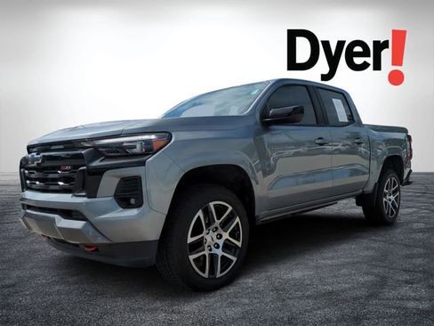 Used 2024 Chevrolet Colorado Z71 w/ Z71 Convenience Package 2 AWD/4WD image 7