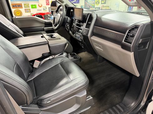 Used 2018 Ford F250 XLT w/ Snow Plow Prep Package AWD/4WD image 20