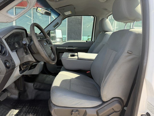 Used 2015 Ford F550 4x4 Regular Cab Super Duty image 23