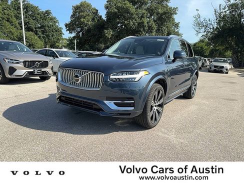 Used 2025 Volvo XC90 T8 Core w/ Climate Package AWD/4WD image 1