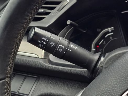 Used 2018 Honda Civic Sport image 28