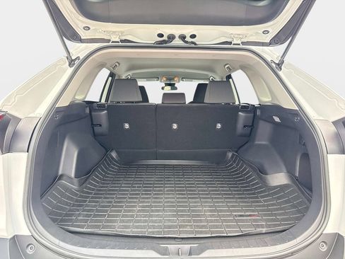 Used 2021 Toyota RAV4 XLE FWD image 9