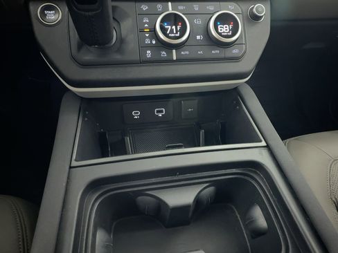 Used 2023 Land Rover Defender 110 SE image 23