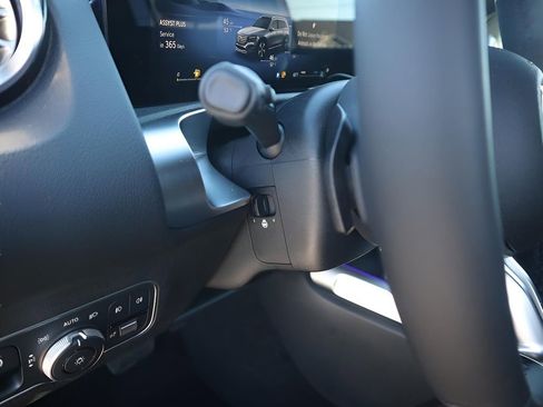 New 2026 Mercedes-Benz GLB 250 4MATIC image 36