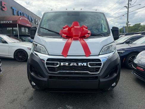 Used 2025 RAM ProMaster 2500 w/ U-Haul Equipment Group FWD image 17