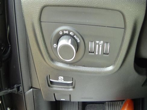 Certified 2023 Jeep Grand Cherokee L Laredo image 24