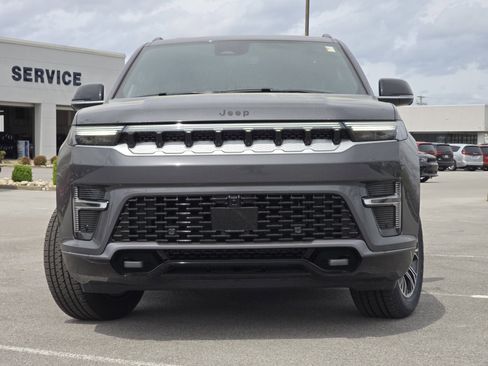 New 2026 Jeep Grand Wagoneer L 4WD w/ Premium Group I image 16